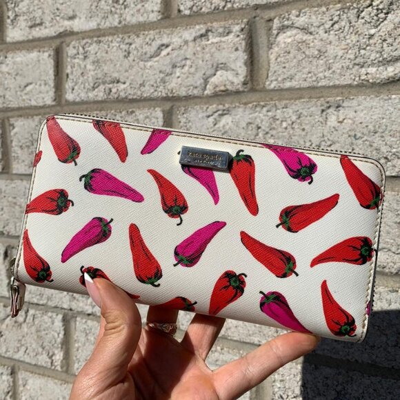 RARE Kate Spade Daycation Hot Peppers Neda Wallet - Picture 1 of 11